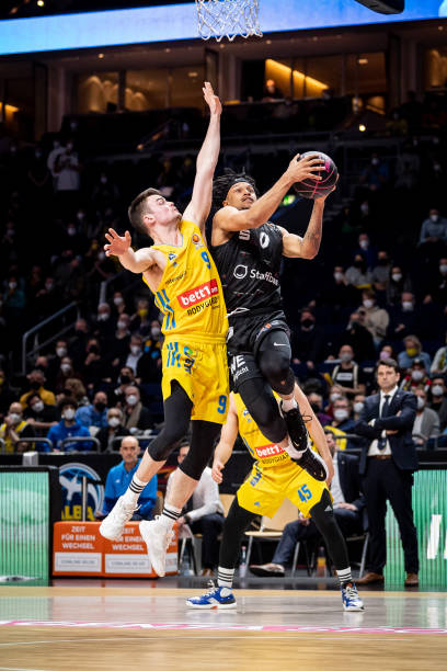 赛策略尤为 赛策略尤为