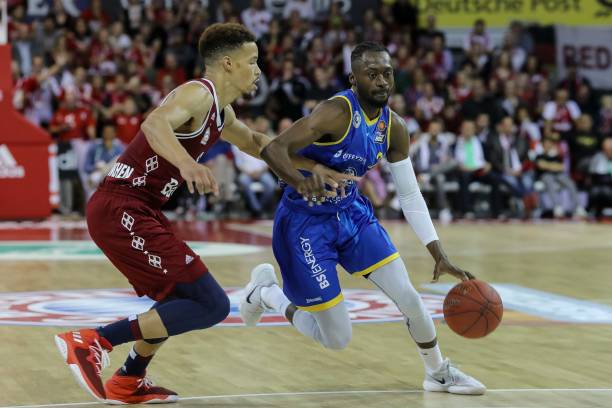 屡屡打破篮 屡屡打破篮